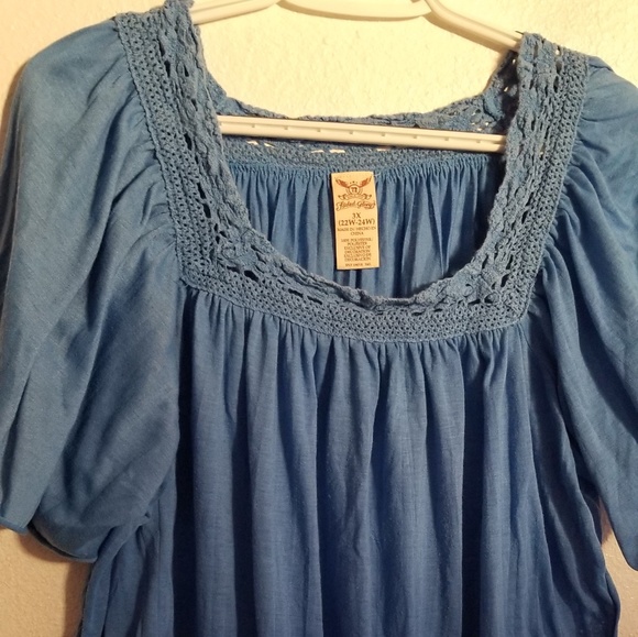 Shirt - Picture 4 of 5